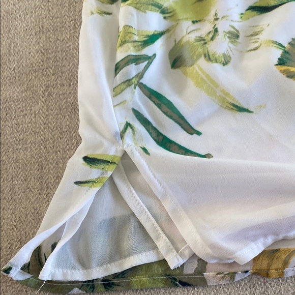 NY & Co. Tropical Printed Pleated Tank - Picture 6 of 7